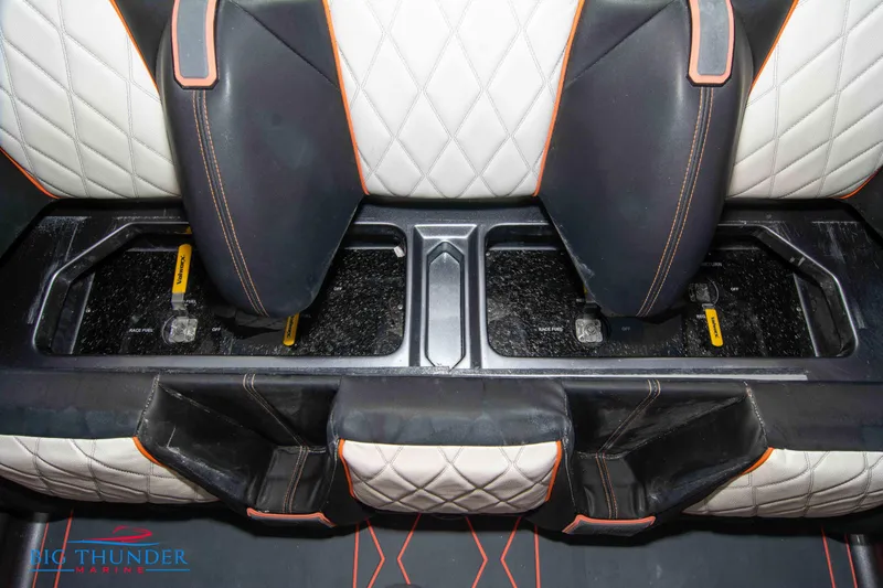 Slide: The Image of Fountain 47 Lightning 2020 - 92