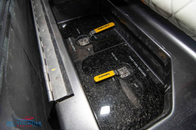 Slide: The Image of Fountain 47 Lightning 2020 - 94