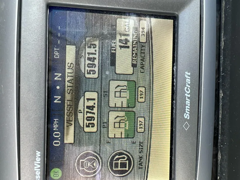 Slide: The Image of SmartCraft display showing vessel status for 2012 Sea Ray 500 Sundancer. - 24