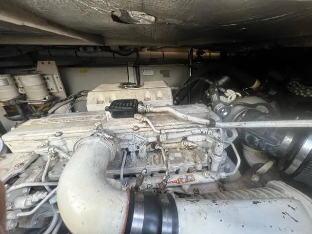 Slide: The Image of Engine compartment of 2012 Sea Ray 500 Sundancer yacht. - 28