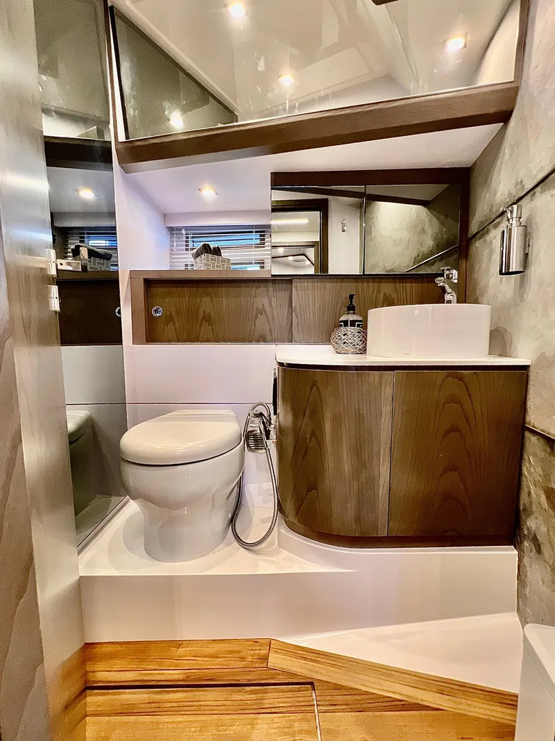 Slide: The Image of Okean 55 - Head - 15