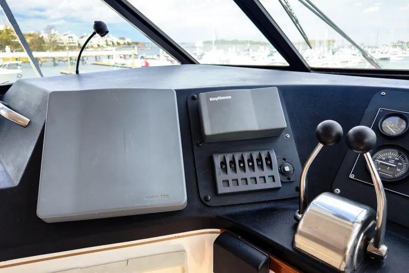 Slide: The Image of Control panel of a 2001 Sandpiper 50 boat with navigation equipment. - 3