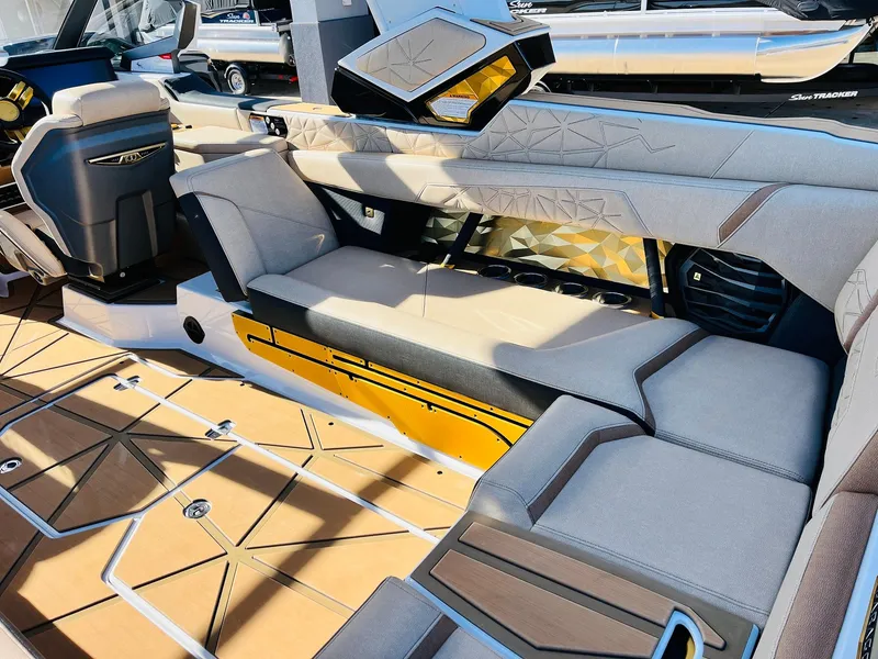 Slide: The Image of Nautique Super Air Nautique G25 Paragon 2025 - 60