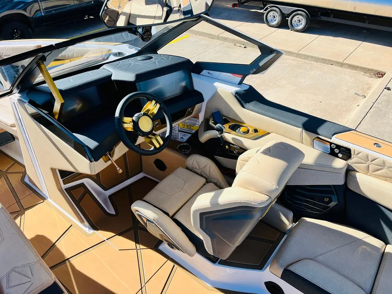 Slide: The Image of Nautique Super Air Nautique G25 Paragon 2025 - 62