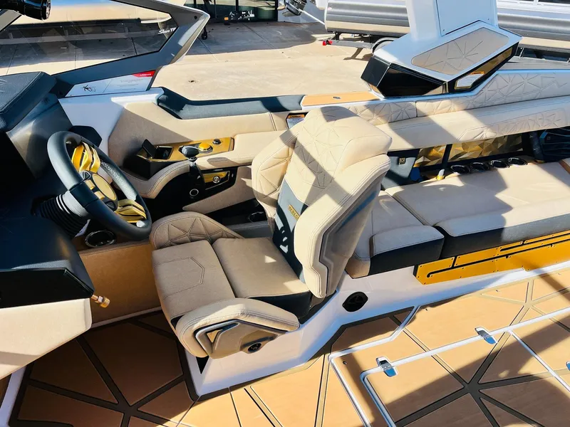 Slide: The Image of Nautique Super Air Nautique G25 Paragon 2025 - 63