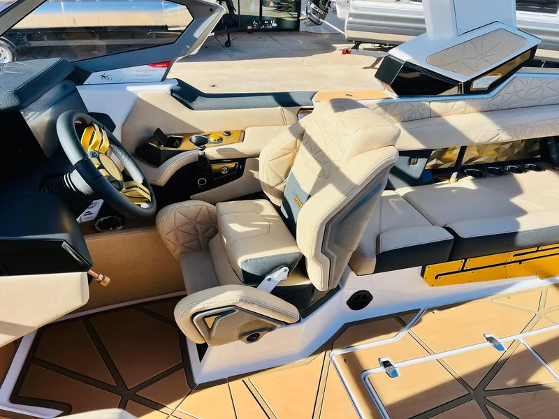 Slide: The Image of Nautique Super Air Nautique G25 Paragon 2025 - 64