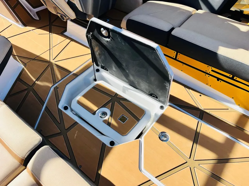 Slide: The Image of Nautique Super Air Nautique G25 Paragon 2025 - 84