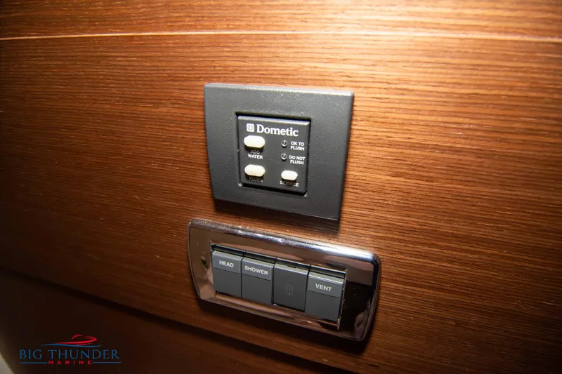 Slide: The Image of Sea Ray 540 Sundancer 2013 - 113