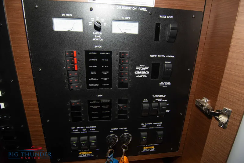 Slide: The Image of Sea Ray 540 Sundancer 2013 - 124