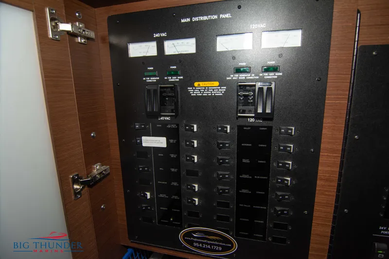 Slide: The Image of Sea Ray 540 Sundancer 2013 - 125