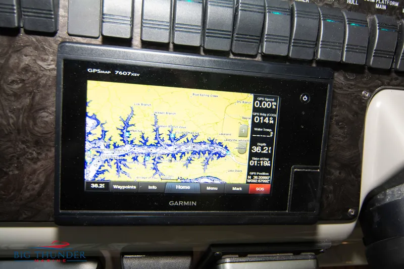 Slide: The Image of Garmin GPS display on 2013 Sea Ray 540 Sundancer boat dashboard. - 48
