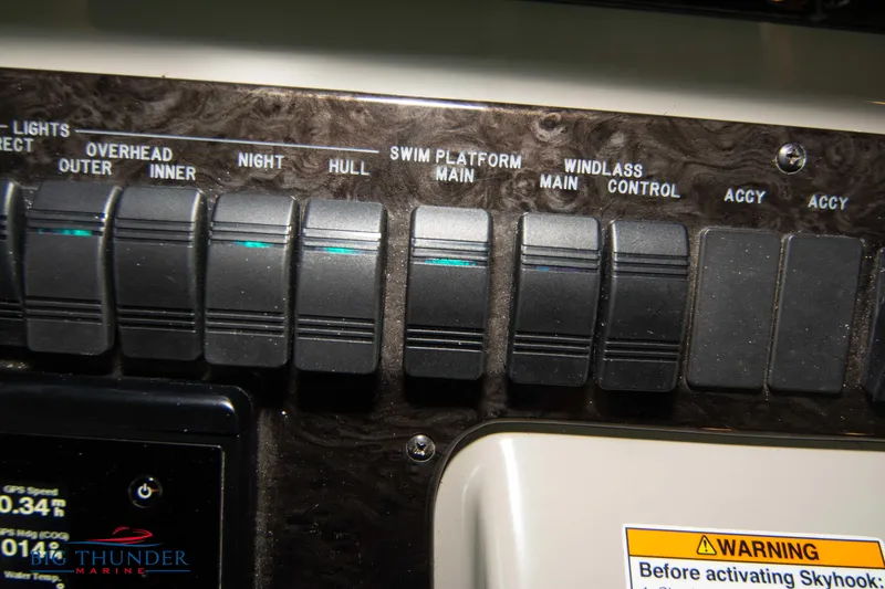 Slide: The Image of Sea Ray 540 Sundancer 2013 - 51