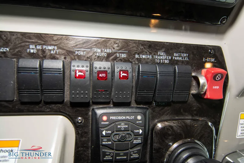 Slide: The Image of Sea Ray 540 Sundancer 2013 - 52