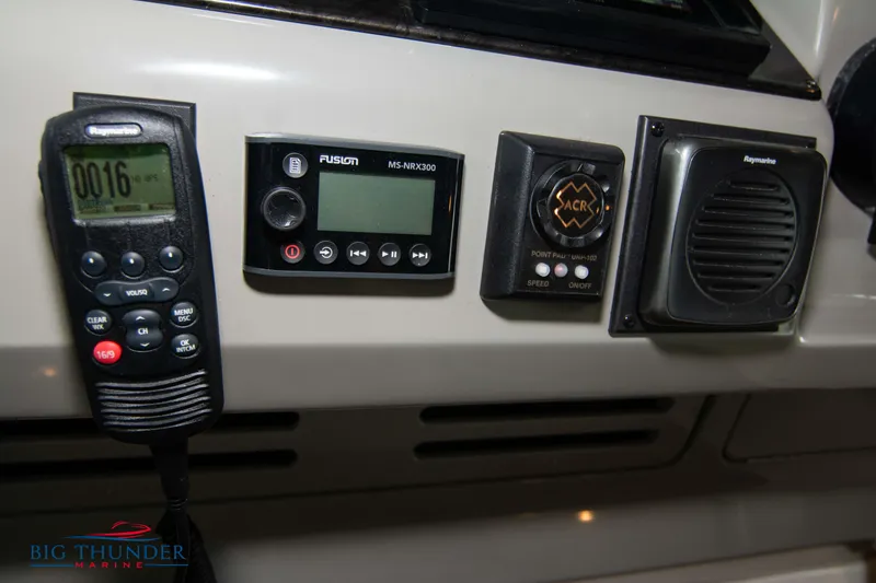 Slide: The Image of Sea Ray 540 Sundancer 2013 - 53