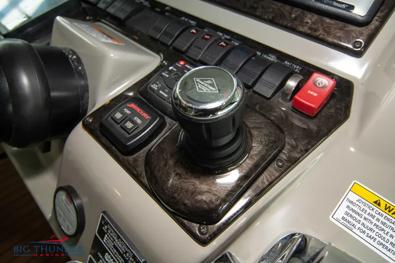 Slide: The Image of Sea Ray 540 Sundancer 2013 - 56