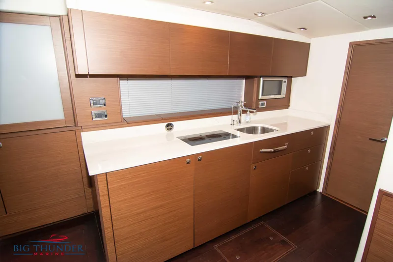 Slide: The Image of Sea Ray 540 Sundancer 2013 - 79