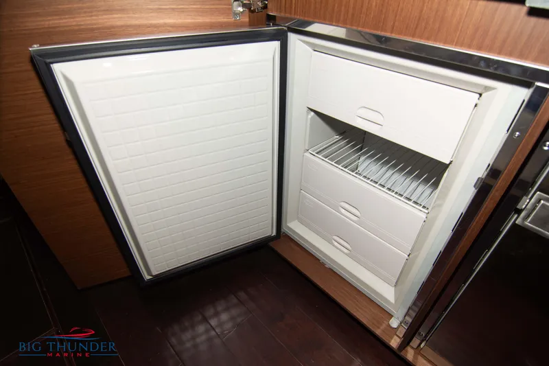 Slide: The Image of Sea Ray 540 Sundancer 2013 - 84