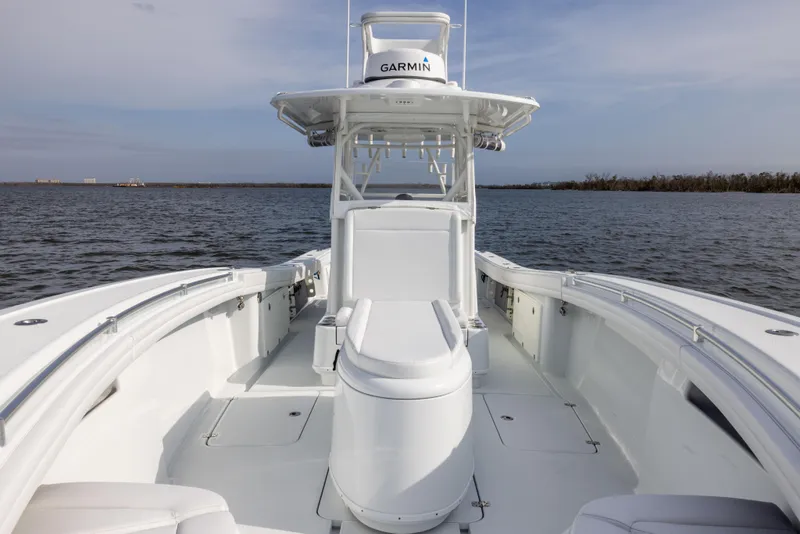 Slide: The Image of Yellowfin 36 Offshore 2021 - 53