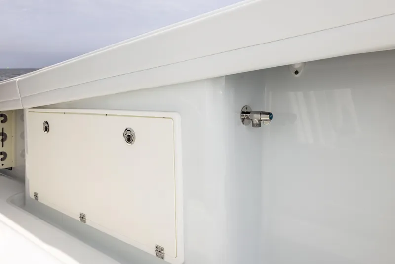 Slide: The Image of Yellowfin 36 Offshore 2021 - 58