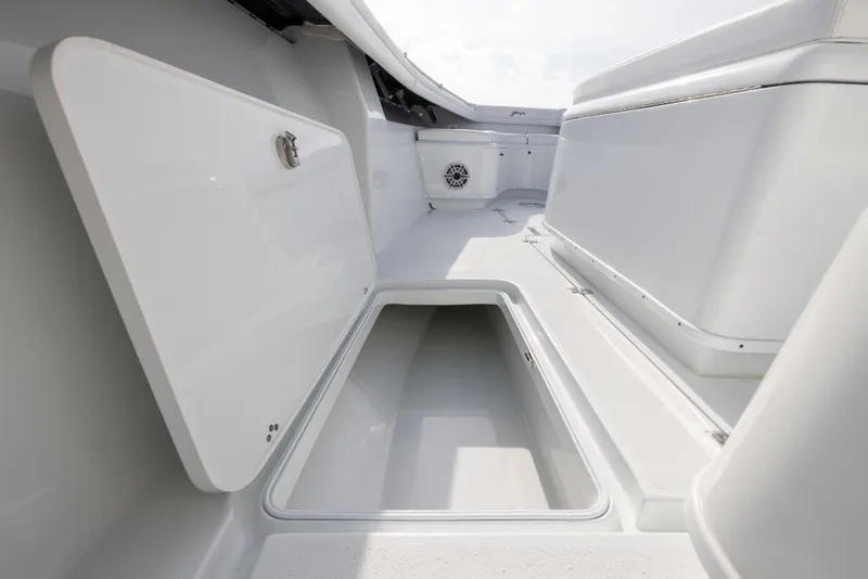 Slide: The Image of Yellowfin 36 Offshore 2021 - 59