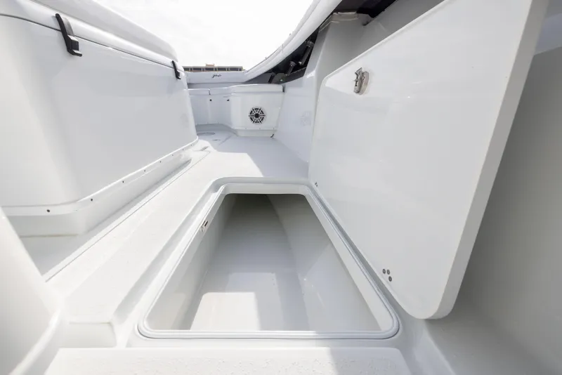 Slide: The Image of Yellowfin 36 Offshore 2021 - 61