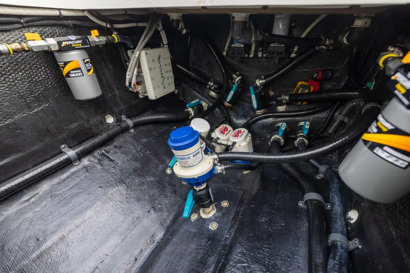 Slide: The Image of Yellowfin 36 Offshore 2021 - 65