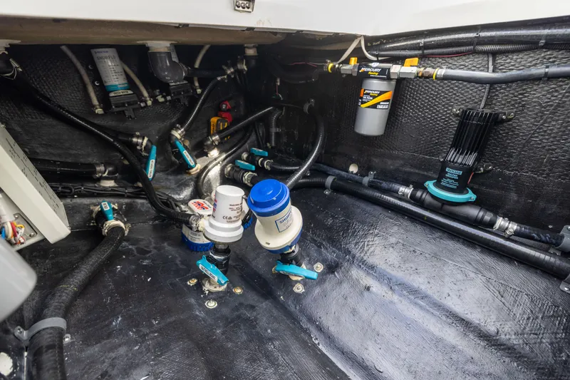 Slide: The Image of Yellowfin 36 Offshore 2021 - 66