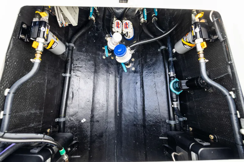 Slide: The Image of Yellowfin 36 Offshore 2021 - 67