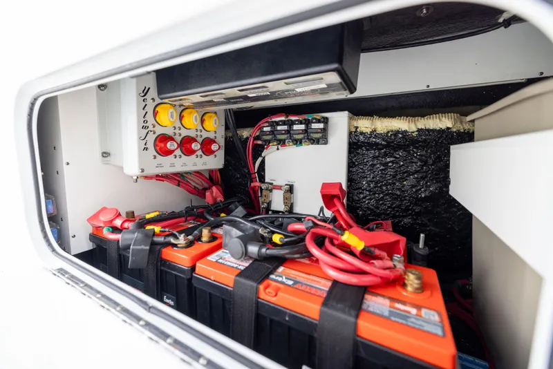 Slide: The Image of Yellowfin 36 Offshore 2021 - 68