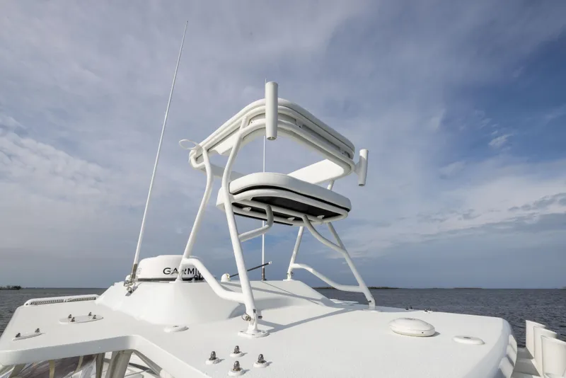 Slide: The Image of Yellowfin 36 Offshore 2021 - 71