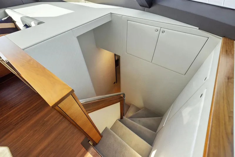 Slide: The Image of Luxurious bedroom interior of 2016 Hatteras M60 yacht with modern design. - 27