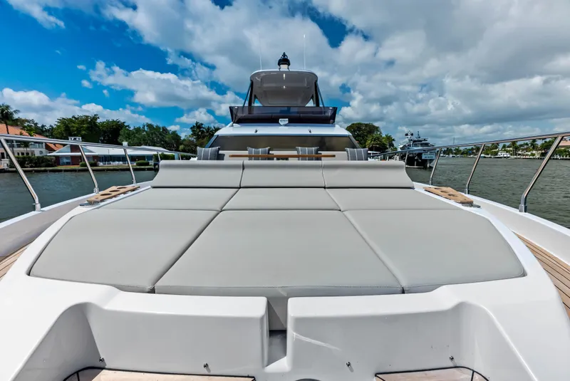 Slide: The Image of Ferretti 580 2025 - 18