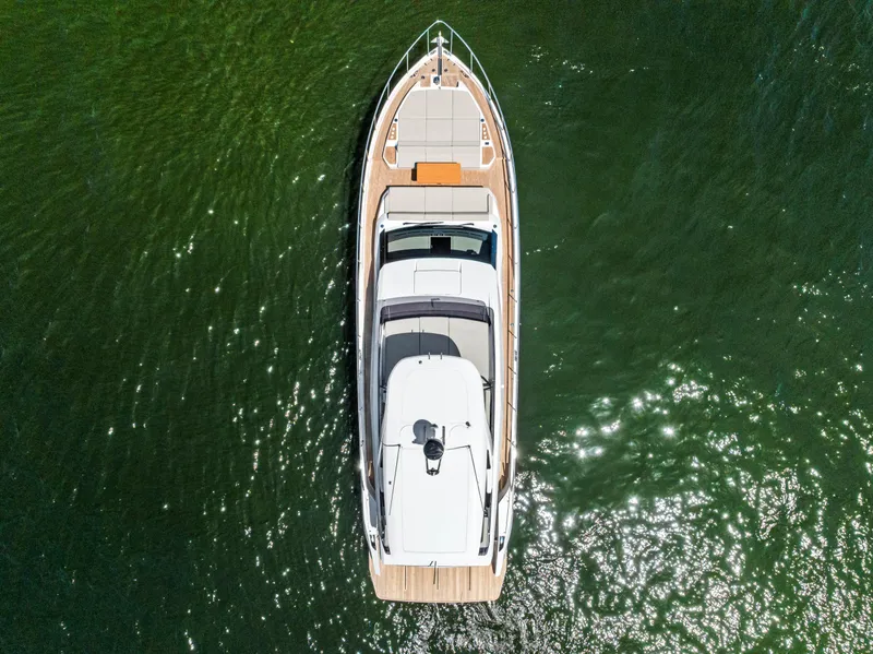 Slide: The Image of Ferretti 580 2025 - 30