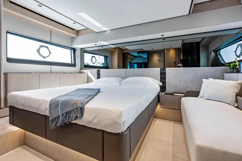 Slide: The Image of Ferretti 580 2025 - 41