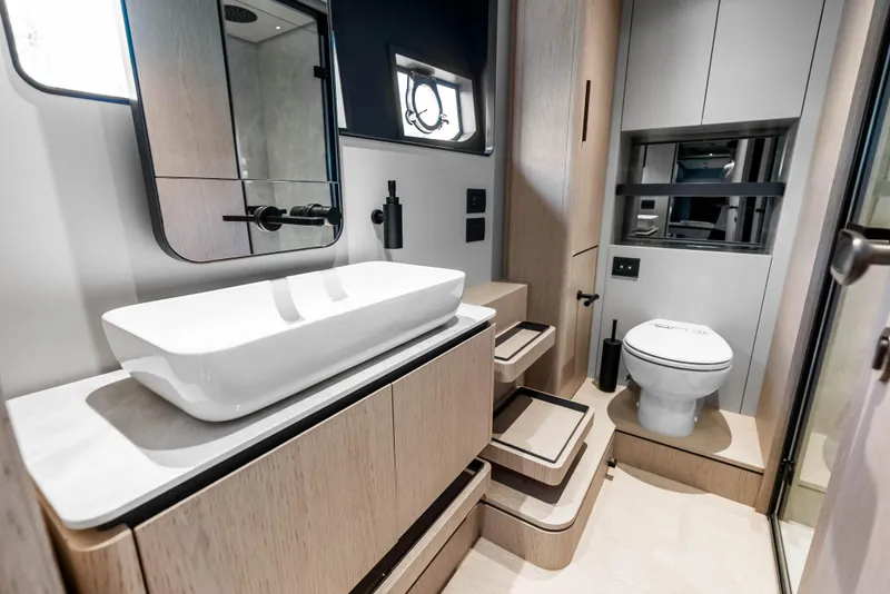 Slide: The Image of Ferretti 580 2025 - 45