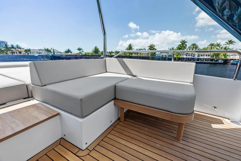 Slide: The Image of Ferretti 580 2025 - 60