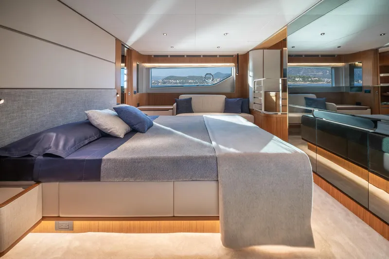 Slide: The Image of Ferretti Yachts 670 2026 - 15
