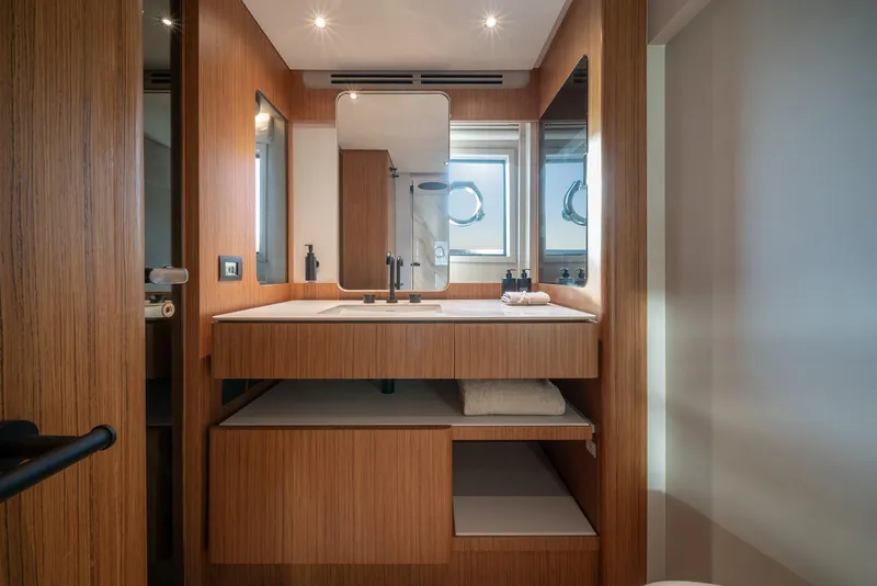 Slide: The Image of Ferretti Yachts 670 2026 - 18