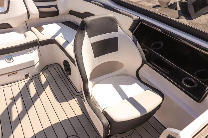 Slide: The Image of 2025 Yamaha Boats 195S interior with sleek seating and modern design. - 20