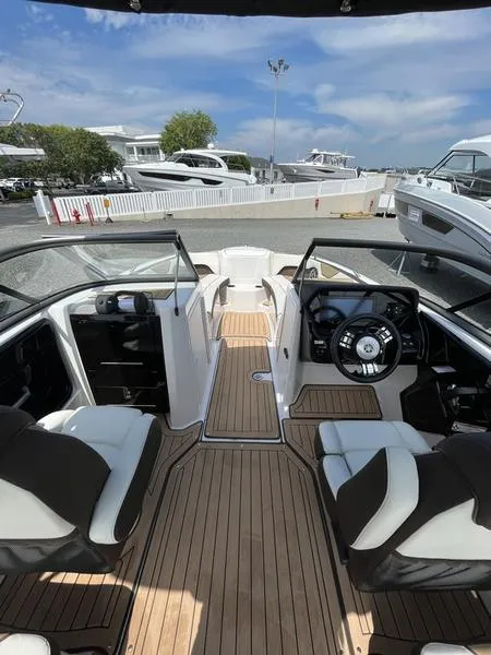 Slide: The Image of Yamaha 212 SD 2021 - 10