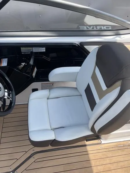 Slide: The Image of Yamaha 212 SD 2021 - 18