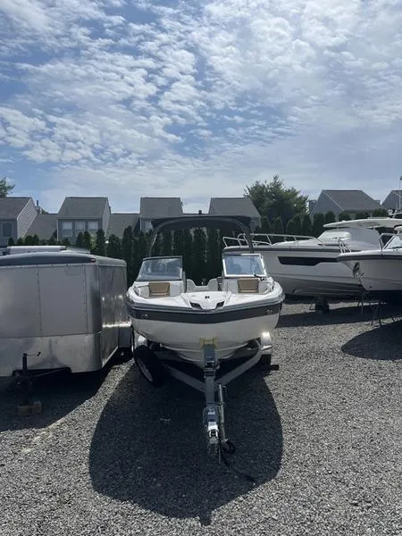 Slide: The Image of Yamaha 212 SD 2021 - 2