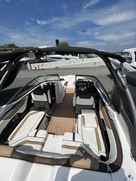 Slide: The Image of Yamaha 212 SD 2021 - 22