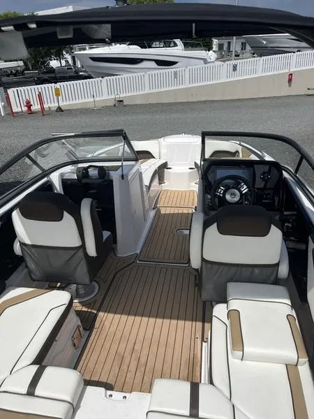 Slide: The Image of Yamaha 212 SD 2021 - 23