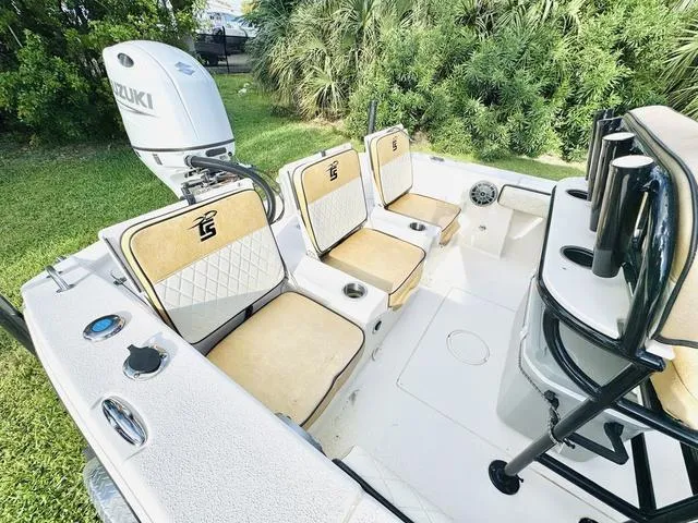 Slide: The Image of Carolina 22 Ultra Elite 2024 - 7