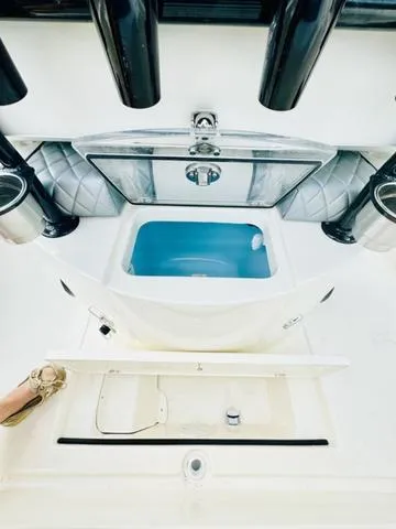 Slide: The Image of Shearwater 23 Ltz 2025 - 10