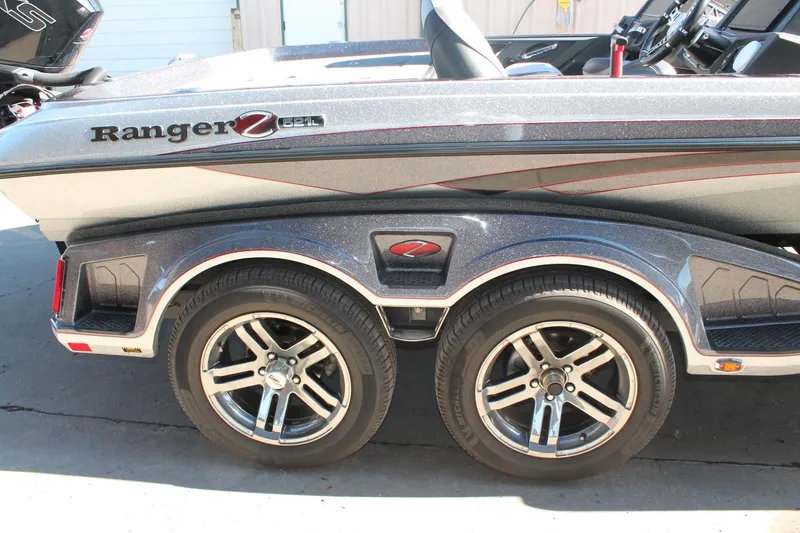 Slide: The Image of 2020 Ranger Z521L boat trailer with dual wheels and sleek design. - 25