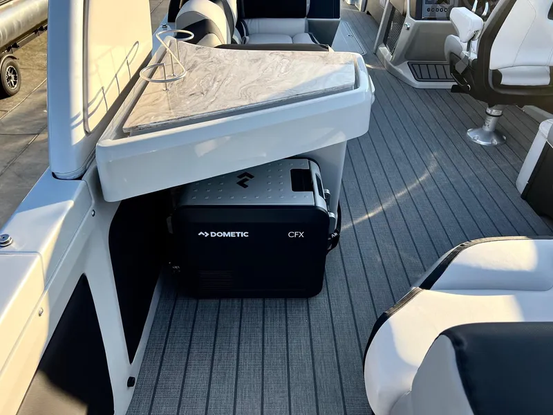 Slide: The Image of Avalon 27' Excalibur Carbon Series Elite Windshield w/ 500HP Mercury! 2025 - 4