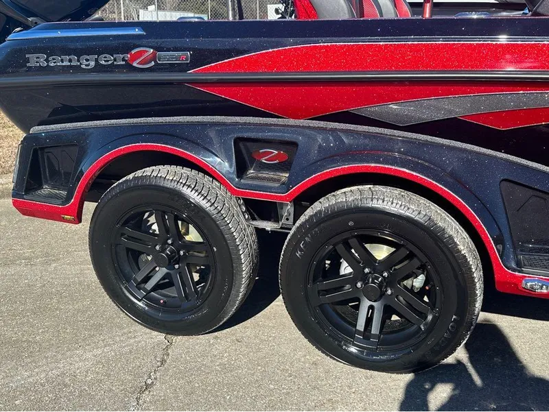 Slide: The Image of Ranger Z521R 2025 - 6