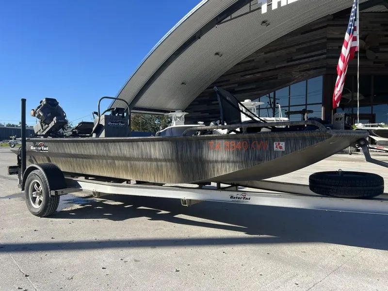 Slide: The Image of Gator-Tail 1754 Extreme 2017 - 9